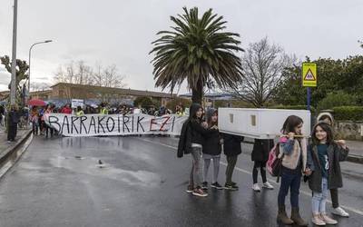 Zipiriñeko familiek berriro hartuko dituzte Sopelako kaleak