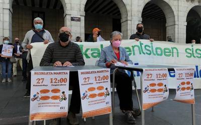 Hilabete honetan pentsio duinen alde egingo diren mobilizazioetan parte hartzera deitu du Gaurgeroa Duintasunak