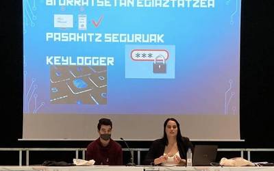 Segurtasun informatikoaren ertzak izan dituzte hizpide Azkoitiko Gazte Asanbladak antolatutako solasaldian