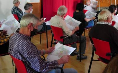 Idiazabalgo Udalak Gurutze Berri auzoa eraberritzeko  proiektua aurkeztu die bizilagunei