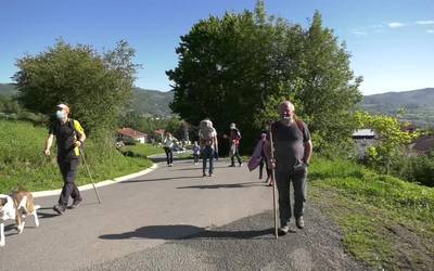 Mugarriak ezagutzeko mendi ibilaldia egin dute