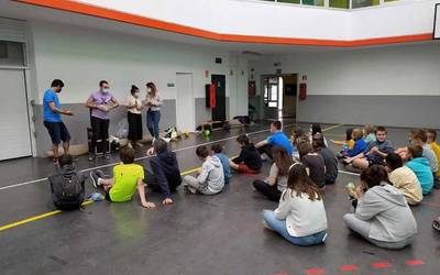 Zumaiako, Zarauzko eta Orioko bertso-eskolek topaketa izan zuten atzo
