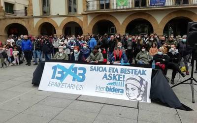 13/13 sumarioan auzipetuta dagoen Saioa Agirre zornotzarrari babesa emateko plataforma sortu dute