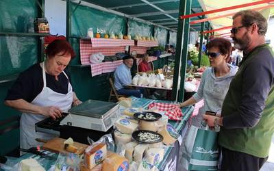 Askotariko produktuekin osaturiko azoka egingo dute Mañarian domekan honetan
