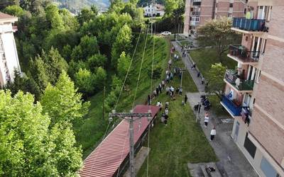 Auzoaren kezkak eta premiak asetu nahian