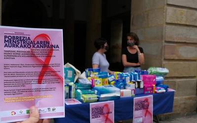 Pobrezia menstrualaren aurkako higiene produktuen bilketa burutu zuten Ordizian