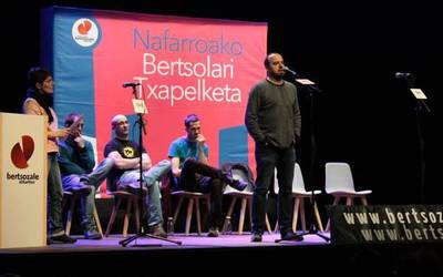 Udazkenean eginen dituzte Xilaba eta Nafarroako Bertsolari Txapelketa