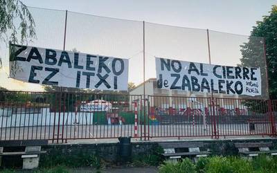 Zabaleko Ikastetxearen aldeko adierazpena plazaratu dute Aiaraldeko eskola publiko guztietako zuzendaritzek
