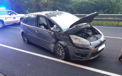 Auto gidari bat ospitaleratu dute, istripua izan ostean