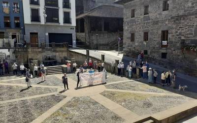 Milaka lagun mobilizatu ziren