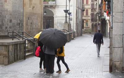 Bederatzi positibo hauteman dira Arrasaten eta bana Antzuolan, Bergaran eta Oñatin