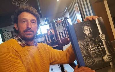 HARA! Igor Osa Goikoetxea, 'Itsasoaren seme-alabak' liburuaren azalean
