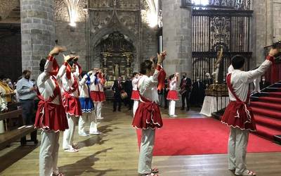 Bigarrenez, apal ospatu dute Corpus eguna Oñatin
