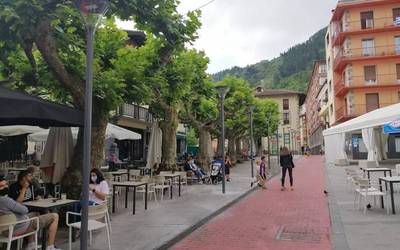 Farola berriak ipinita
