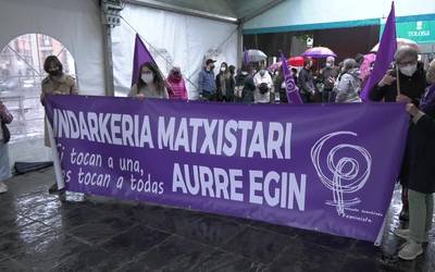 Tolosako Asanblada Feministak gogor salatu du Tolosan gertatutako eraso matxista