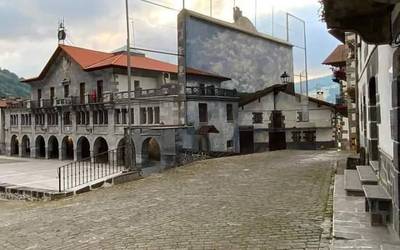 Leitzako plaza berritzeko lanak bukatu dituzte