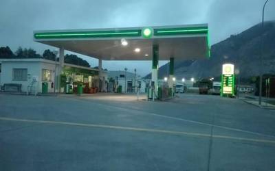 Garraiolari bat hil da atzo Orozkoko gasolindegian gertatutako lan istripuan
