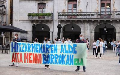 Aita Menniko grebak "oztopatzeko" enpresak ekintzak burutu dituela salatu du  ELAk Lan Ikuskaritzan