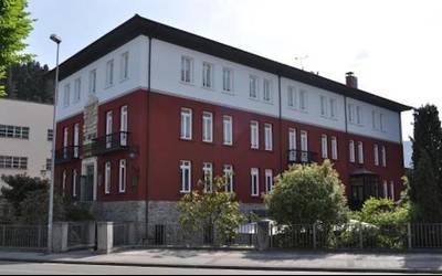 Mondragon Hotela erosi dute  Zumeltzegiko bazkideek