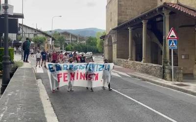 [BIDEOA]: Berriztarrak kalera irten dira azken eraso matxista salatzeko