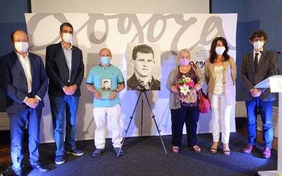 Duela 51 urte Guardia Zibilak tiroz hildako Manuel Andueza beratarra omendu dute Donostian
