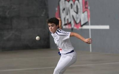 Bergararrak galtzaile Gipuzkoako lau eta erdiko finaletan