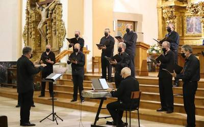 Txorbela Otxotearen kontzertuak herritarrak erakarri ditu San Frantzisko elizara