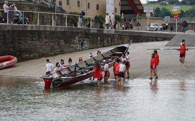 Zumaiarrak bosgarren eta zazpigarren postuetan sailkatu dira Getariako estropadetan