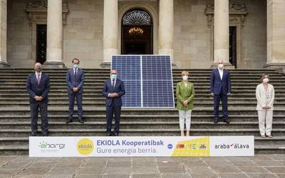 Sei energia kooperatiba sustatuko dituzte, Arabako kuadrilletan eguzki parkeak eraikitzeko