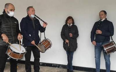 San Juan bezpera girotu gura izan dute txistulariek