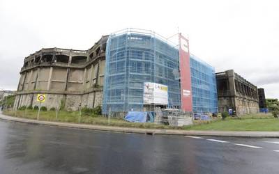 Getxoko itsasertzeko irudia berrituko duen obra abiatu dute Begoñako galerietan