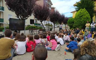 Zaldibarko jolastokiaren aldeko batzordeak urtebetean udalaren "inongo erantzunik" ez duela jaso salatu du