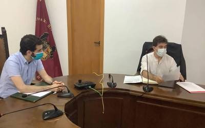 Alkateak Santos kontseilariaren bisita hartu zuen