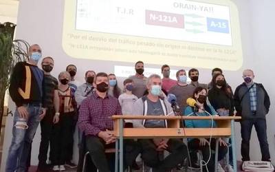 Kamioiak A-15era desbideratzearen alde 3.000 sinadura bildu dituzte