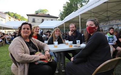 Giro ederra txosnagunean, Leire Etxezarretaren emanaldian