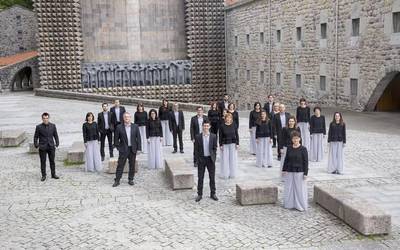 Ganbara eta Ezoziko Ama abesbatzen kontzertua zapatuan