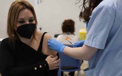 EAEko 16 urtetik gorakoen % 62,3k hartu du dagoeneko dosi bat