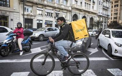 LABek eta Riders x Derechos plataformak "antolatzera" deitu dituzte 'rider'-en sektoreko langileak