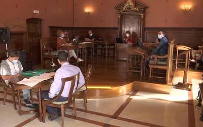 Etxebizitzaren gaian ez datoz bat Oñatiko udalbatza osatzen duten alderdi biak