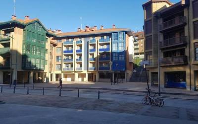 Martxoaren 8a plaza izendatuko dute Ardantzabideko plaza