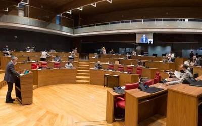 Oposizioak "erantzukizuna" eskatu dio gobernuari, 'ez-festei' begira