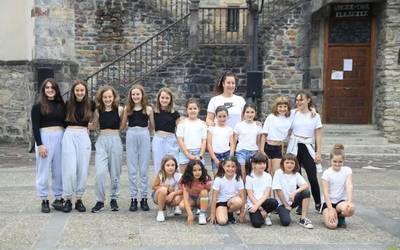 Hip hop emanaldi gustagarria izan zuten ostiralean Goizuetan