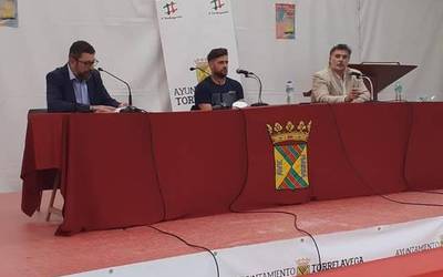 'Rocas de Itzurun' poesia liburua aurkeztu du Imanol Ulaciak