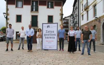 Hedatzen jarraitzen du ZOZ zuntz optikoaren sareak