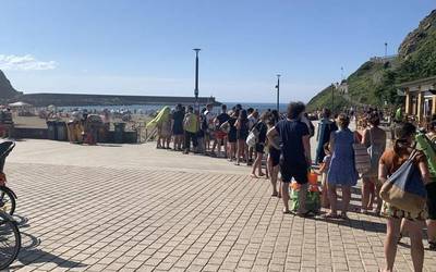 Semaforo gorria piztu da hondartzan arratsaldean