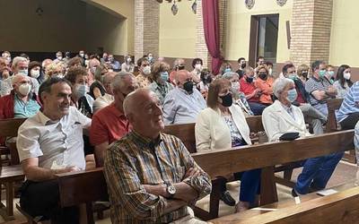 Arruazuk omenaldi beroa egin zion bere ezkil jotzaileari