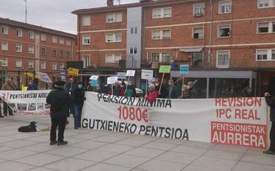 "Pentsio sistema publikoa arriskuan dago"
