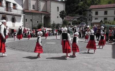 Umore Ona dantza taldearen emanaldia bertan behera geratu da