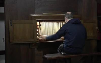 San Martin parrokiako organoa berritu egin dute
