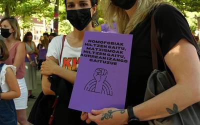 Azken asteetan egin diren hilketak gaitzesteko elkarretaratzeak asteburuan